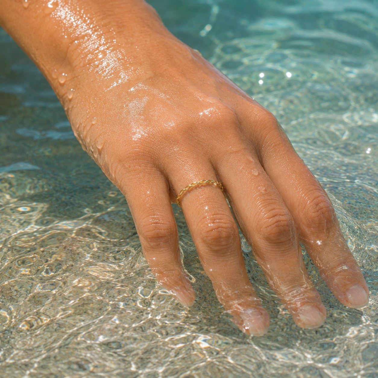 Solene Twist Ring