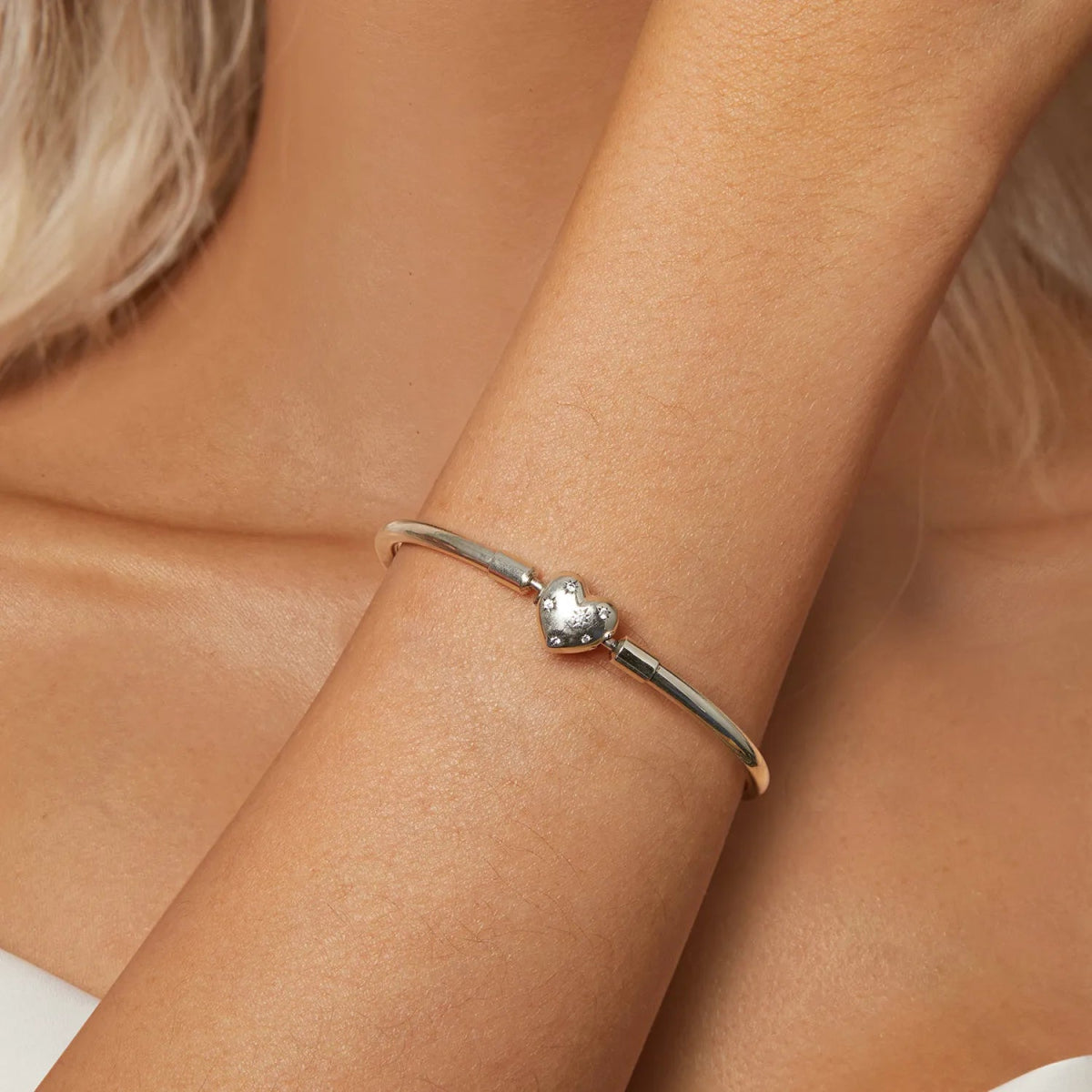 Pangama Jewelry Celestial Heart Starry Clasp Bangle