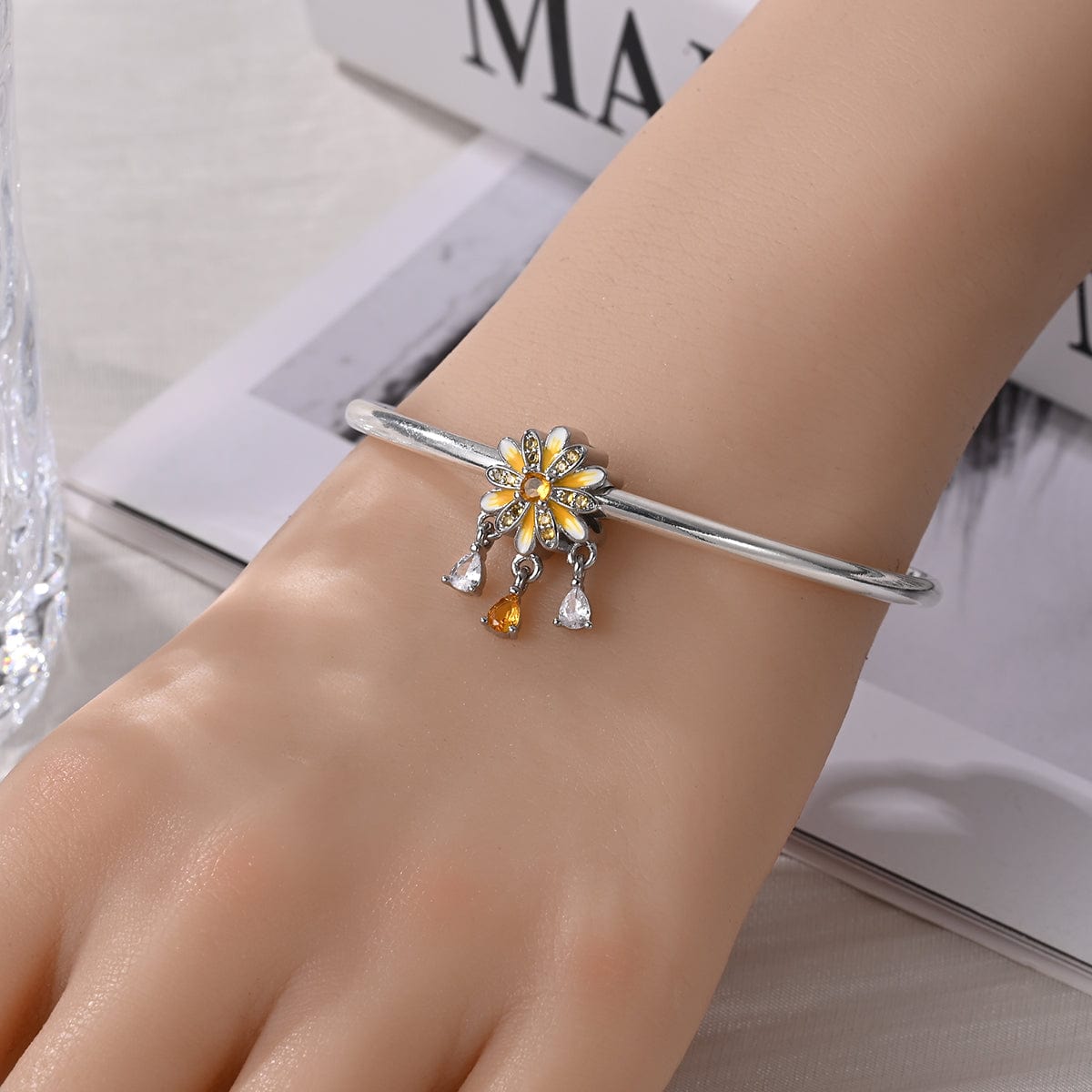 Pangama Jewelry Daisy Blossom Charm