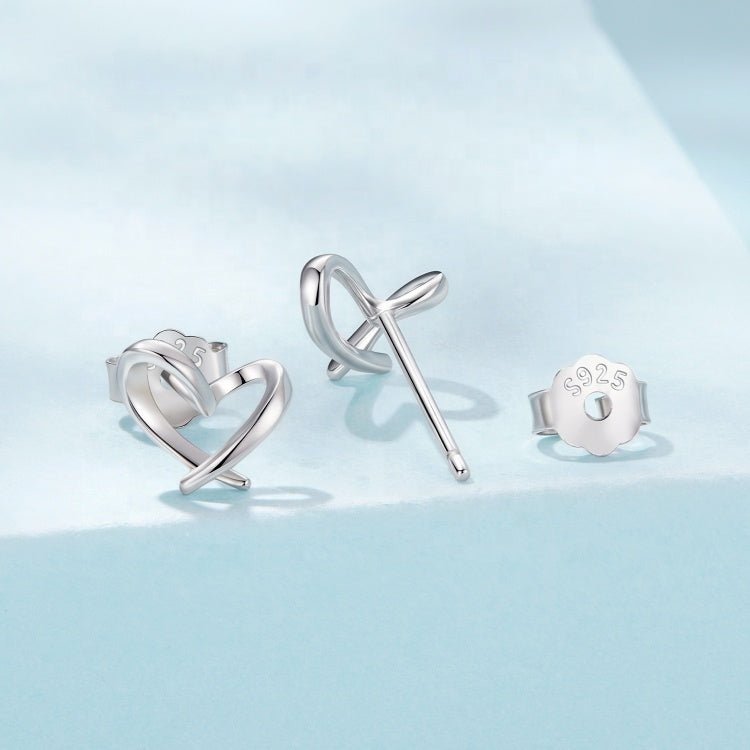Pangama Jewelry Intertwined Open Heart Stud Earrings