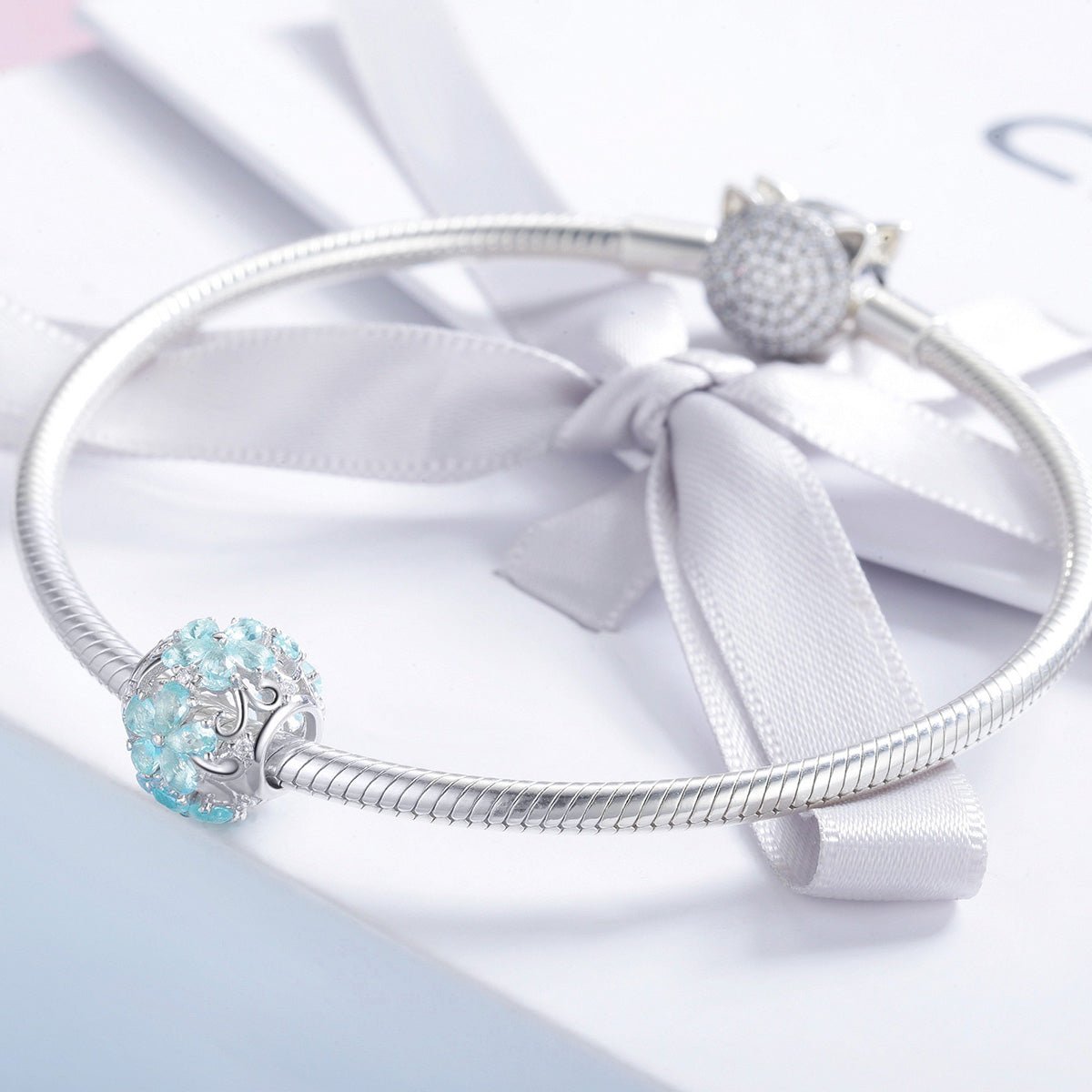 Pangama Jewelry Sparkling Herbarium Cluster Round Charm