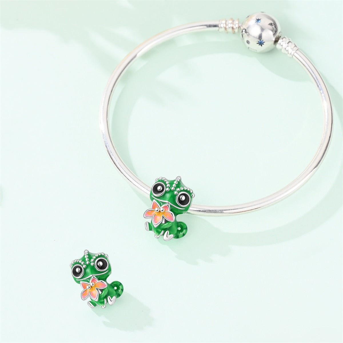 Pangama Jewelry Thermochromic Color - Changing Baby Chameleon with Flower Charm
