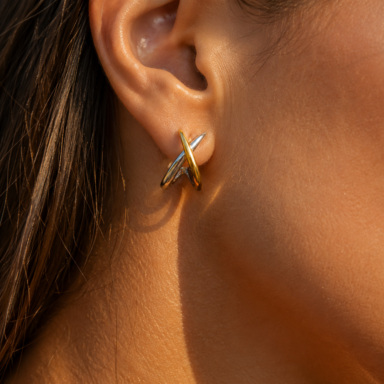 Noa Two-Tone Twist Earrings