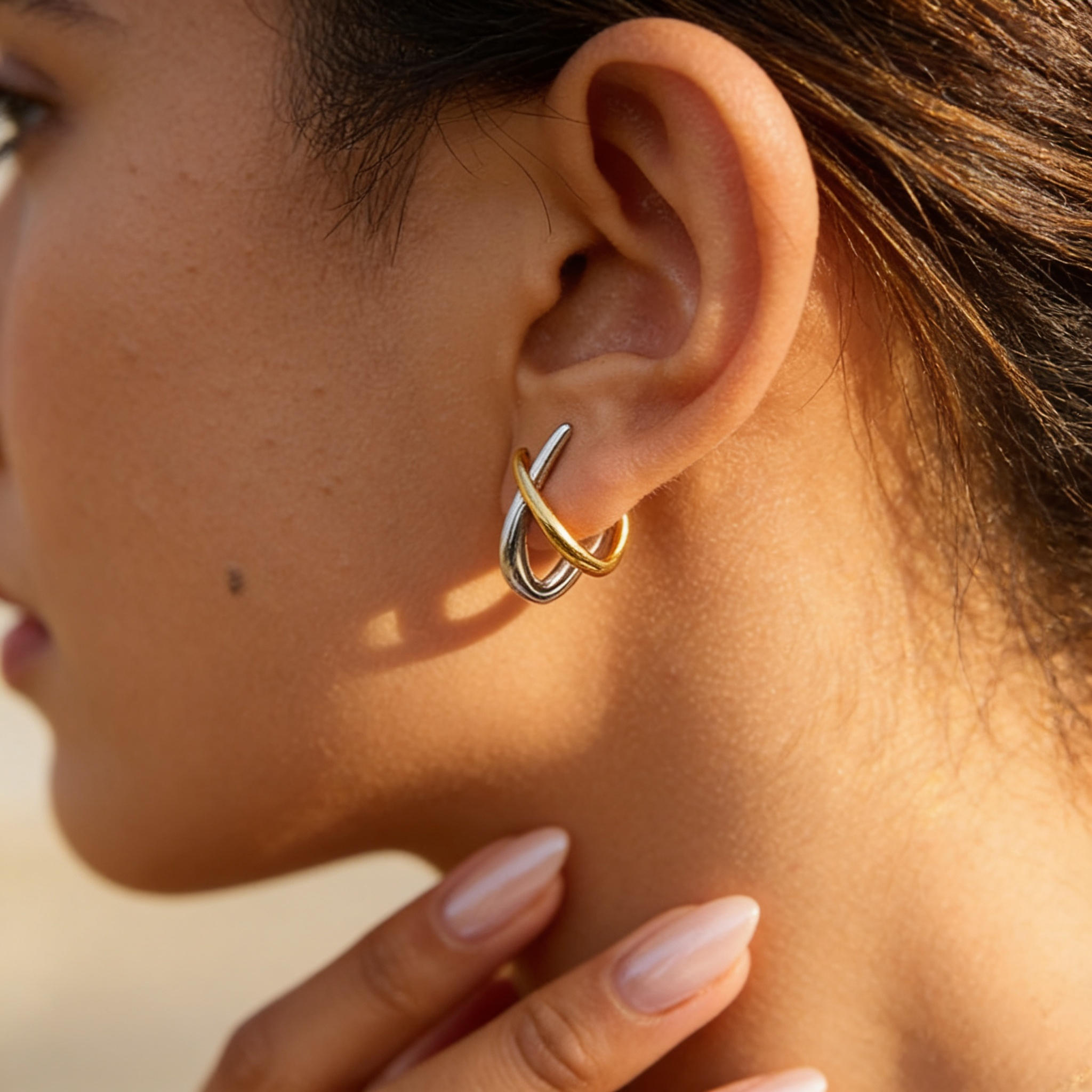 Noa Two-Tone Twist Earrings