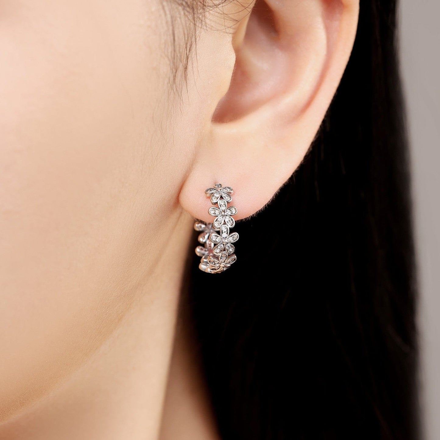 Pangama Jewelry Earrings Dazzling Daisy Floral Hoops