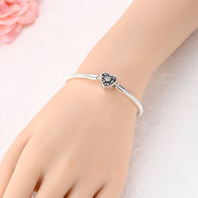 Pangama Jewelry Sparkling Heart Clasp Snake Chain Bracelet